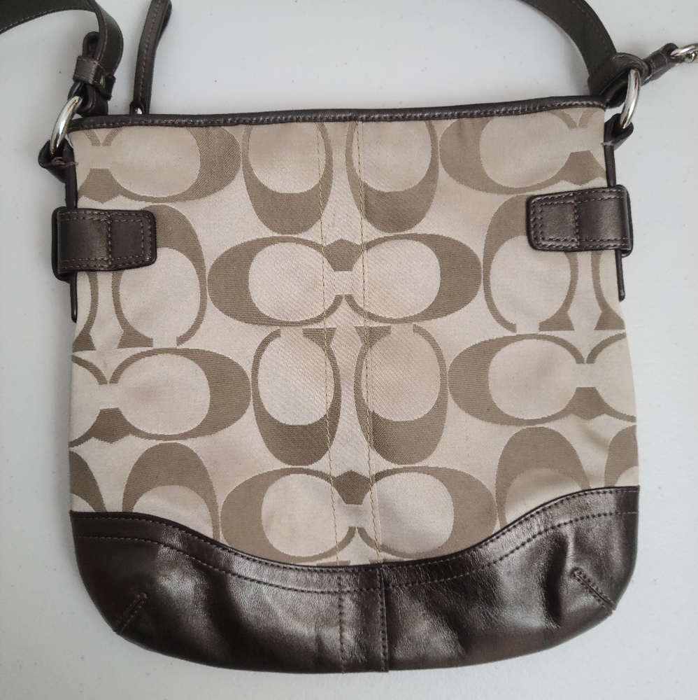 Coach Shoulder Bag - Picture 6 of 7